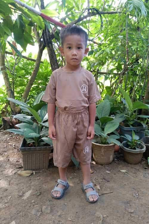An unsponsored boy named Marc from Philippines who has waited 351 days for a sponsor.