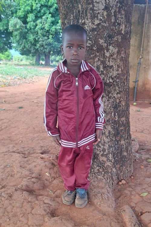 An unsponsored boy named Shiran from Tanzania who lives in an AIDS-affected area, is vulnerable to exploitation and has waited 461 days for a sponsor.