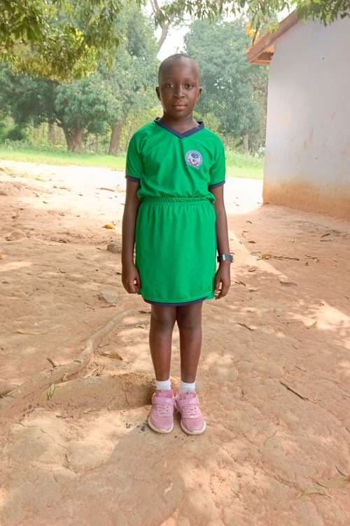 An unsponsored girl named Sarpomah from Ghana who lives in an AIDS-affected area and has waited 625 days for a sponsor.