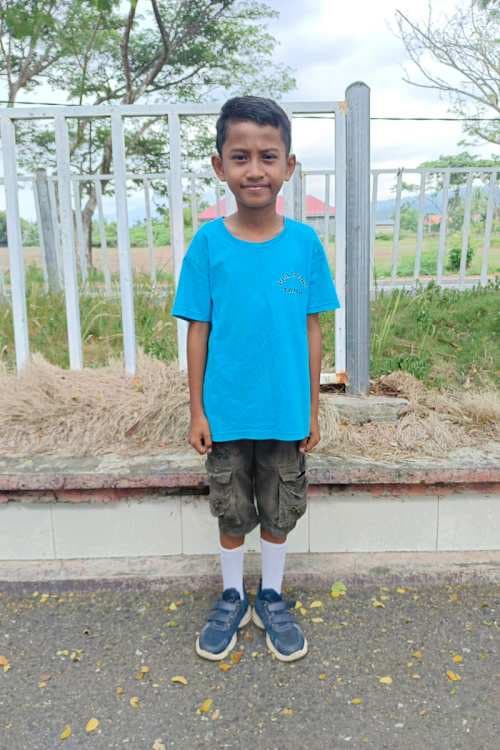An unsponsored boy named Anugrah from Indonesia who has waited 465 days for a sponsor.