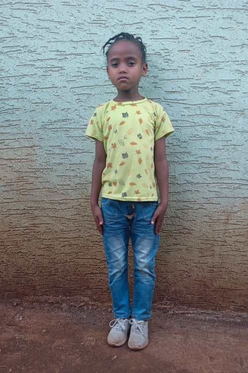 An unsponsored girl named Kalkidan from Ethiopia who lives in an AIDS-affected area, is vulnerable to exploitation and has waited 322 days for a sponsor.