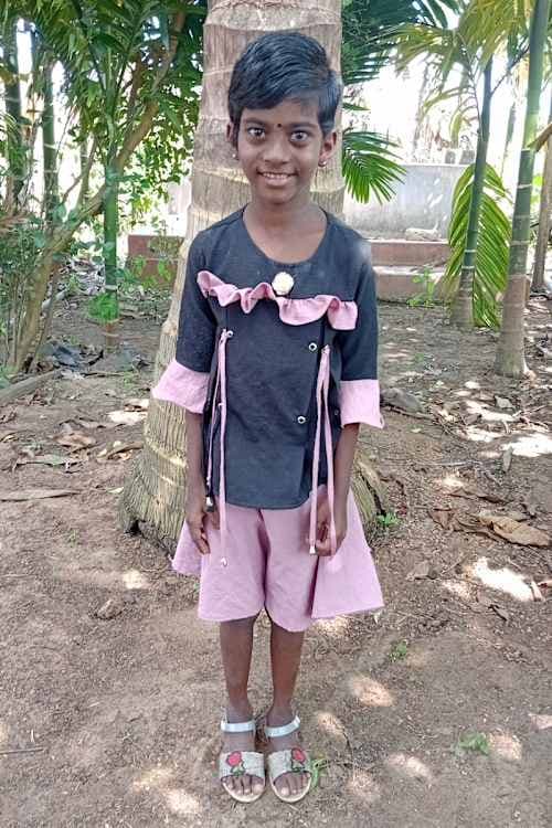 An unsponsored girl named Pavanitha from Sri Lanka who has waited 190 days for a sponsor.