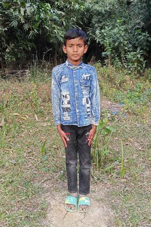 An unsponsored boy named Pollab from Bangladesh who is vulnerable to exploitation and has waited 322 days for a sponsor.
