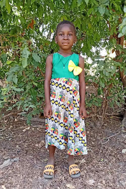An unsponsored girl named Félicia from Burkina Faso who lives in an AIDS-affected area, is vulnerable to exploitation and has waited 560 days for a sponsor.