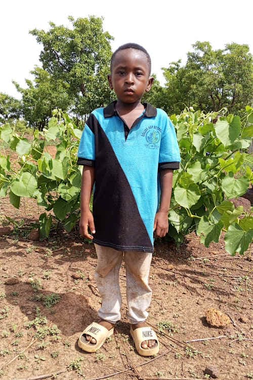 An unsponsored boy named Seth from Burkina Faso who lives in an AIDS-affected area, is vulnerable to exploitation and has waited 620 days for a sponsor.