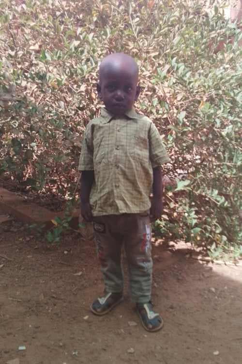 An unsponsored boy named Isac from Burkina Faso who lives in an AIDS-affected area, is vulnerable to exploitation and has waited 611 days for a sponsor.