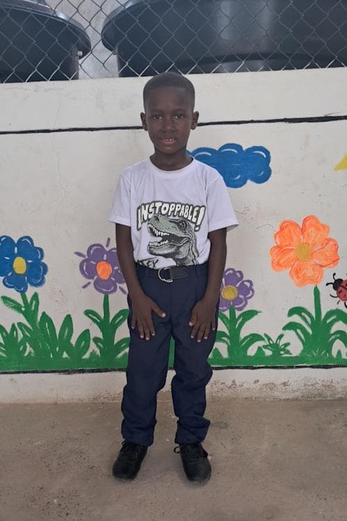 An unsponsored boy named Leonard from Colombia who has waited 571 days for a sponsor.