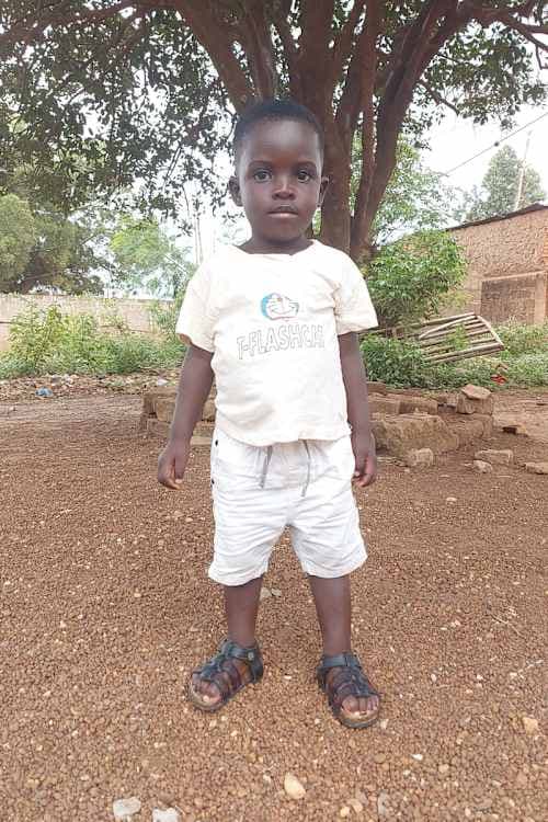 An unsponsored boy named Ephraïm from Togo who lives in an AIDS-affected area, is vulnerable to exploitation and has waited 621 days for a sponsor.