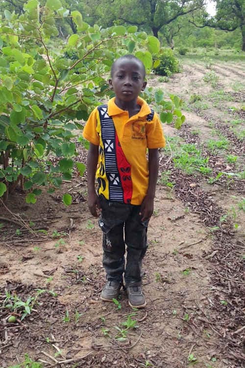 An unsponsored boy named Sakourou from Burkina Faso who lives in an AIDS-affected area, is vulnerable to exploitation and has waited 616 days for a sponsor.