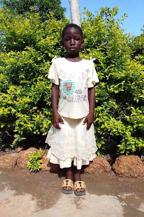 An unsponsored girl named Blandine from Burkina Faso who lives in an AIDS-affected area, is vulnerable to exploitation and has waited 560 days for a sponsor.