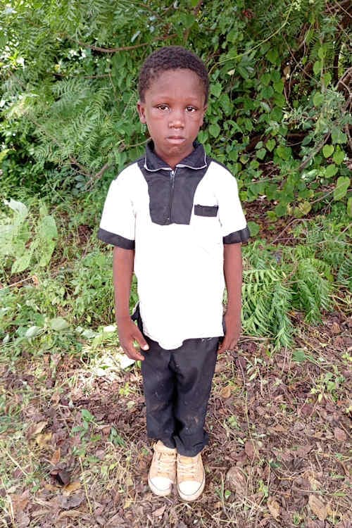 An unsponsored boy named Noel from Burkina Faso who lives in an AIDS-affected area, is vulnerable to exploitation and has waited 459 days for a sponsor.