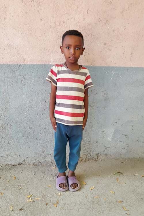 An unsponsored boy named Besufekad from Ethiopia who lives in an AIDS-affected area, is vulnerable to exploitation and has waited 586 days for a sponsor.