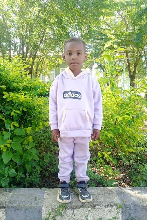 An unsponsored boy named Tinsae from Ethiopia who lives in an AIDS-affected area, is vulnerable to exploitation and has waited 626 days for a sponsor.