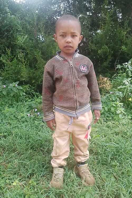 An unsponsored boy named Yabetse from Ethiopia who lives in an AIDS-affected area, is vulnerable to exploitation and has waited 481 days for a sponsor.