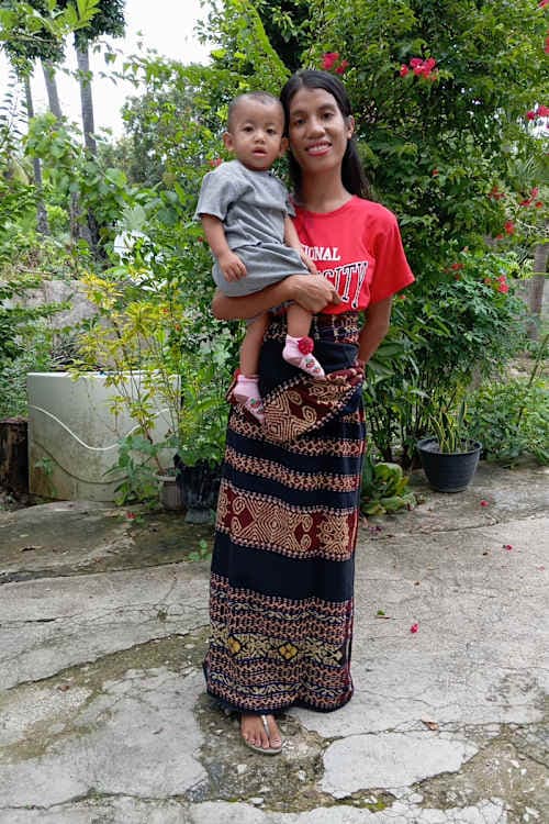 An unsponsored girl named Dhelila from Indonesia who has waited 480 days for a sponsor.
