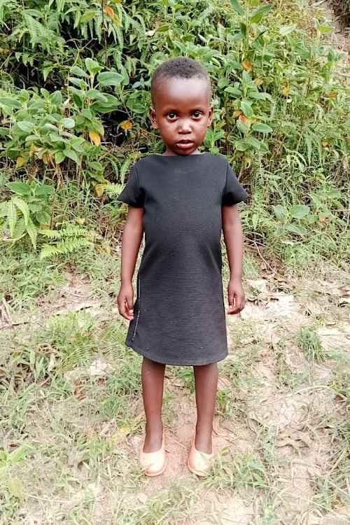 An unsponsored girl named Clarisse from Rwanda who lives in an AIDS-affected area, is vulnerable to exploitation and has waited 470 days for a sponsor.