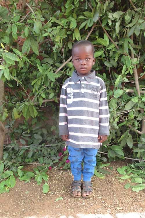 An unsponsored boy named Enock from Burkina Faso who lives in an AIDS-affected area, is vulnerable to exploitation and has waited 478 days for a sponsor.