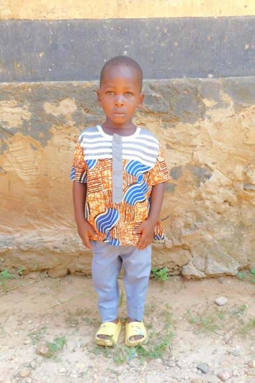 An unsponsored boy named Lazare from Togo who lives in an AIDS-affected area, is vulnerable to exploitation and has waited 476 days for a sponsor.