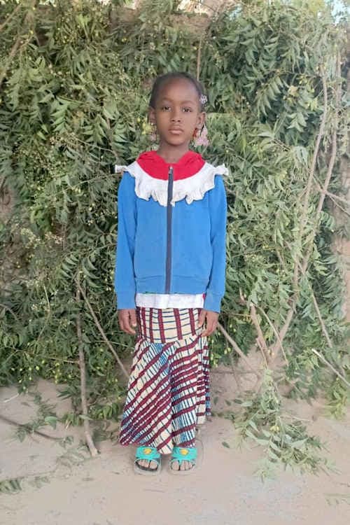 An unsponsored girl named Rachidatou from Burkina Faso who lives in an AIDS-affected area, is vulnerable to exploitation and has waited 472 days for a sponsor.