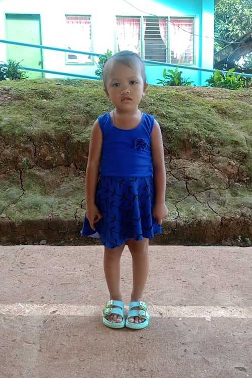 An unsponsored girl named Kay-kay from Philippines who has waited 452 days for a sponsor.