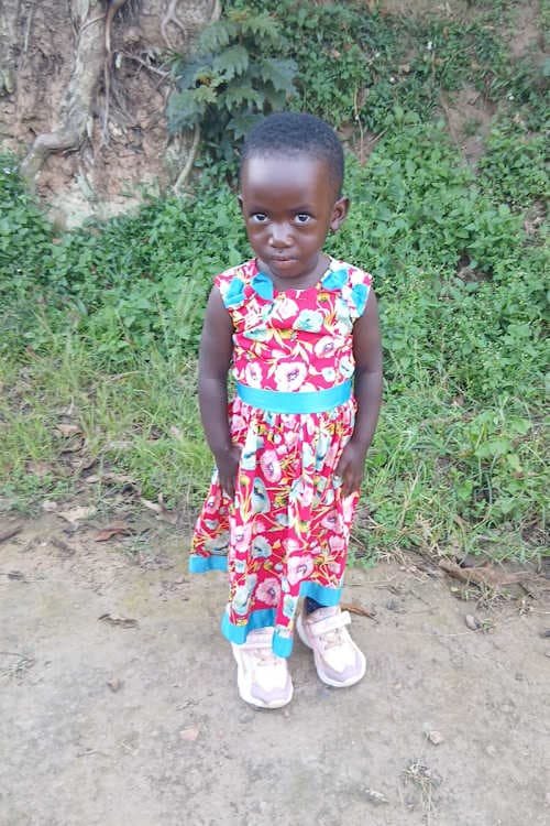 An unsponsored girl named Davinah from Rwanda who lives in an AIDS-affected area, is vulnerable to exploitation and has waited 434 days for a sponsor.