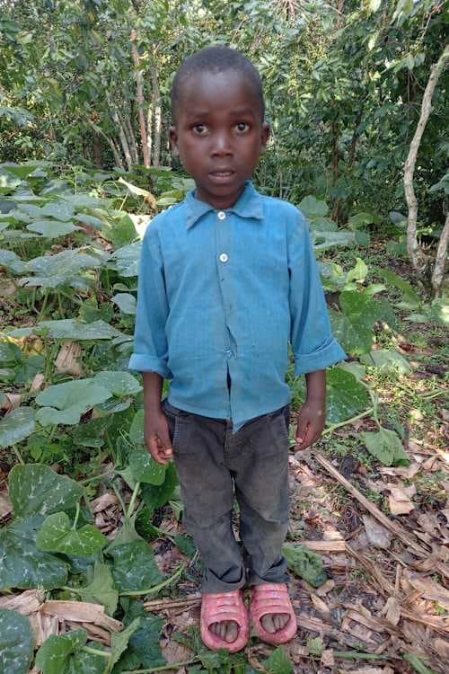 An unsponsored boy named Dusingizimana from Rwanda who lives in an AIDS-affected area, is vulnerable to exploitation and has waited 505 days for a sponsor.