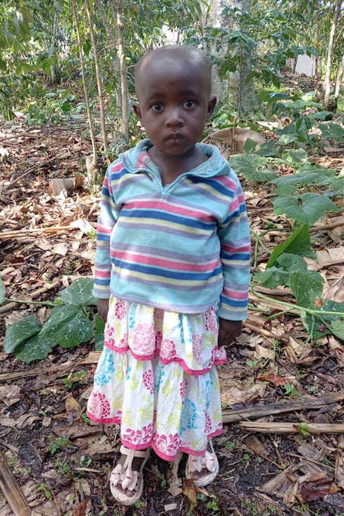 An unsponsored girl named Ishimwe from Rwanda who lives in an AIDS-affected area, is vulnerable to exploitation and has waited 433 days for a sponsor.