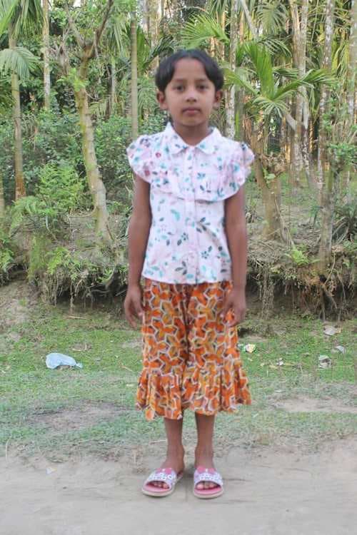 An unsponsored girl named Umme from Bangladesh who is vulnerable to exploitation and has waited 374 days for a sponsor.