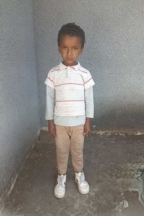 An unsponsored boy named Besufikad from Ethiopia who lives in an AIDS-affected area, is vulnerable to exploitation and has waited 507 days for a sponsor.