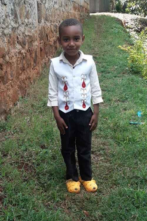 An unsponsored boy named Kenawak from Ethiopia who lives in an AIDS-affected area, is vulnerable to exploitation and has waited 419 days for a sponsor.