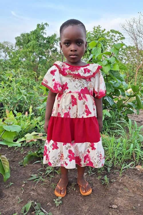 An unsponsored girl named Kossiwa from Togo who lives in an AIDS-affected area, is vulnerable to exploitation and has waited 448 days for a sponsor.