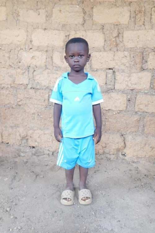 An unsponsored boy named Sandro from Togo who lives in an AIDS-affected area, is vulnerable to exploitation and has waited 474 days for a sponsor.