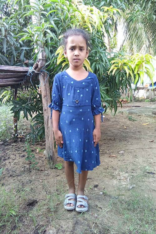 An unsponsored girl named Dansi from Sri Lanka who has waited 588 days for a sponsor.