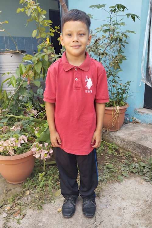 An unsponsored boy named Geovanny from El Salvador who has waited 627 days for a sponsor.