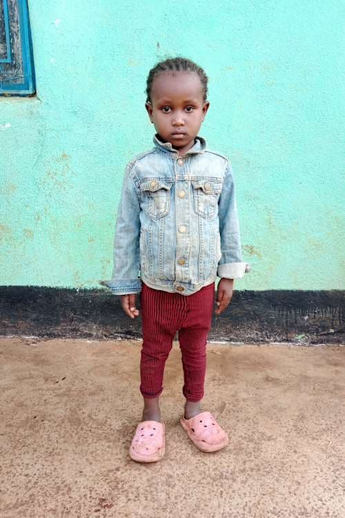 An unsponsored girl named Sabontu from Ethiopia who lives in an AIDS-affected area, is vulnerable to exploitation and has waited 384 days for a sponsor.