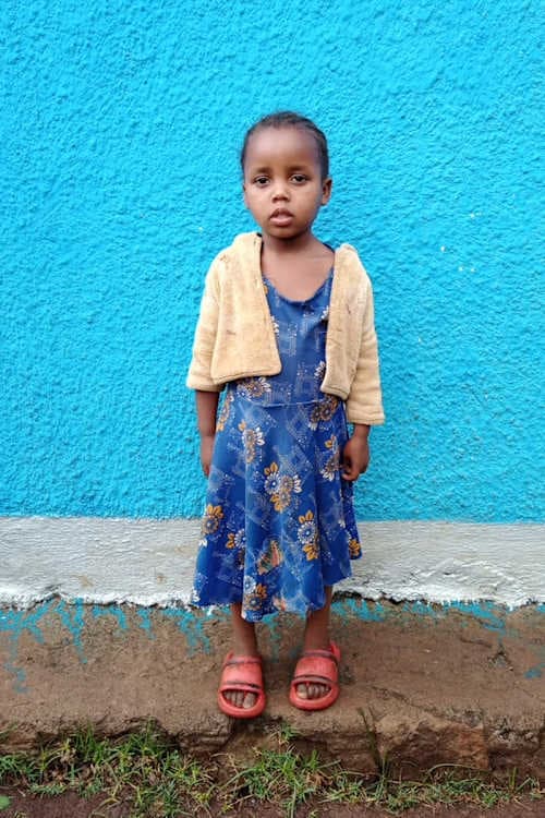 An unsponsored girl named Efetu from Ethiopia who lives in an AIDS-affected area, is vulnerable to exploitation and has waited 377 days for a sponsor.