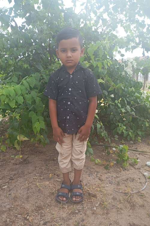 An unsponsored boy named Farhan from Sri Lanka who has waited 422 days for a sponsor.