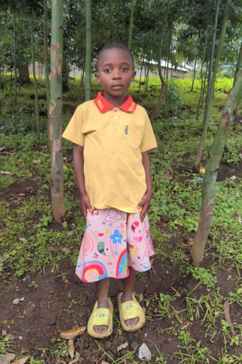 An unsponsored girl named Esther from Rwanda who lives in an AIDS-affected area, is vulnerable to exploitation and has waited 376 days for a sponsor.