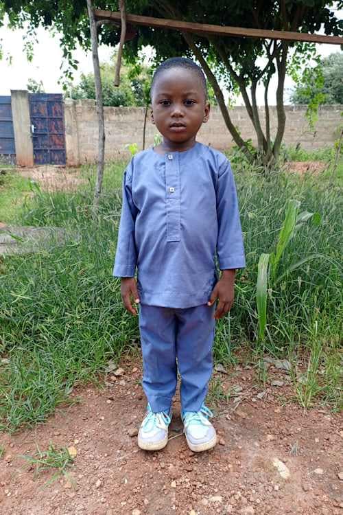 An unsponsored boy named Francois from Togo who lives in an AIDS-affected area, is vulnerable to exploitation and has waited 422 days for a sponsor.