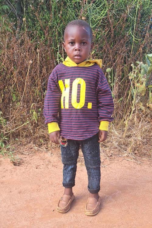 An unsponsored boy named Arikamu from Tanzania who lives in an AIDS-affected area, is vulnerable to exploitation and has waited 521 days for a sponsor.
