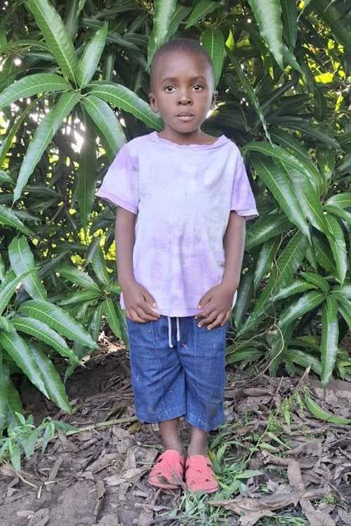 An unsponsored boy named Noshadi from Tanzania who lives in an AIDS-affected area, is vulnerable to exploitation and has waited 445 days for a sponsor.