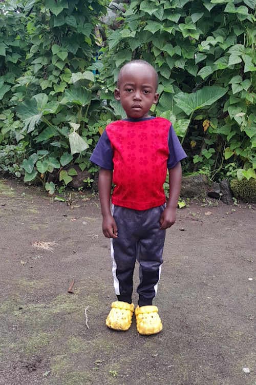 An unsponsored boy named Izere from Rwanda who lives in an AIDS-affected area, is vulnerable to exploitation and has waited 415 days for a sponsor.
