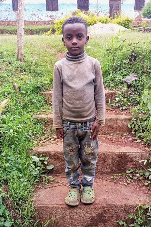 An unsponsored boy named Amo from Ethiopia who lives in an AIDS-affected area, is vulnerable to exploitation and has waited 378 days for a sponsor.