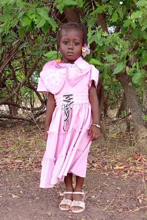 An unsponsored girl named Mami from Burkina Faso who lives in an AIDS-affected area, is vulnerable to exploitation and has waited 414 days for a sponsor.