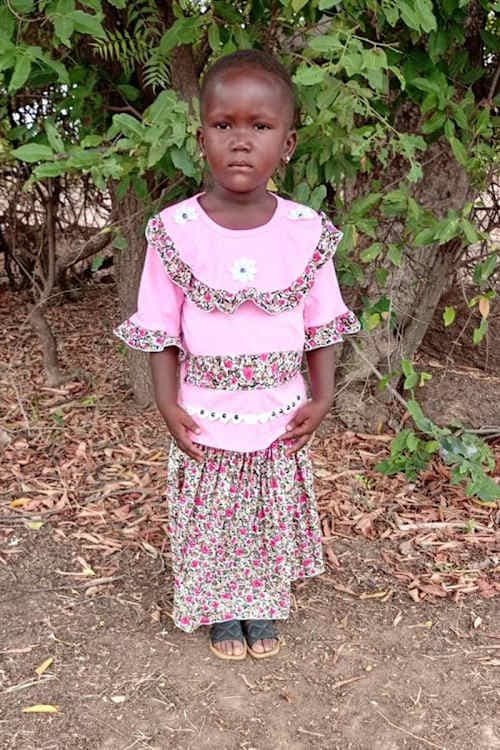 An unsponsored girl named Assetou from Burkina Faso who lives in an AIDS-affected area, is vulnerable to exploitation and has waited 383 days for a sponsor.