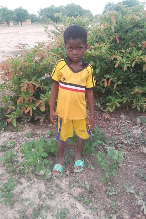 An unsponsored boy named Abdias from Burkina Faso who lives in an AIDS-affected area, is vulnerable to exploitation and has waited 452 days for a sponsor.