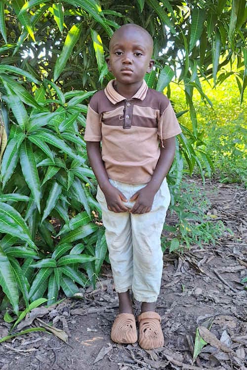 An unsponsored boy named Omari from Tanzania who lives in an AIDS-affected area, is vulnerable to exploitation and has waited 391 days for a sponsor.