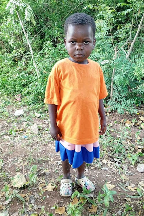 An unsponsored girl named Dianh from Uganda who lives in an AIDS-affected area, is vulnerable to exploitation and has waited 456 days for a sponsor.