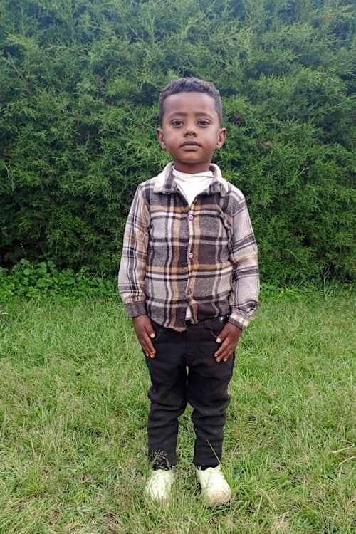 An unsponsored boy named Sanyi from Ethiopia who lives in an AIDS-affected area, is vulnerable to exploitation and has waited 442 days for a sponsor.