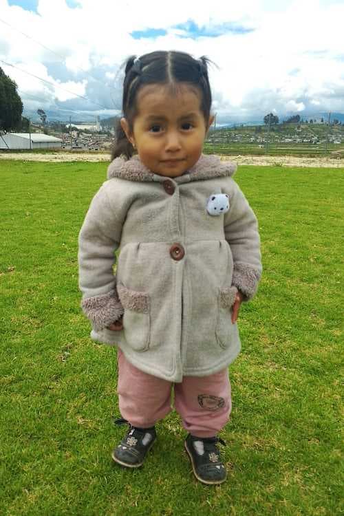 An unsponsored girl named Dahaira from Ecuador who has waited 439 days for a sponsor.